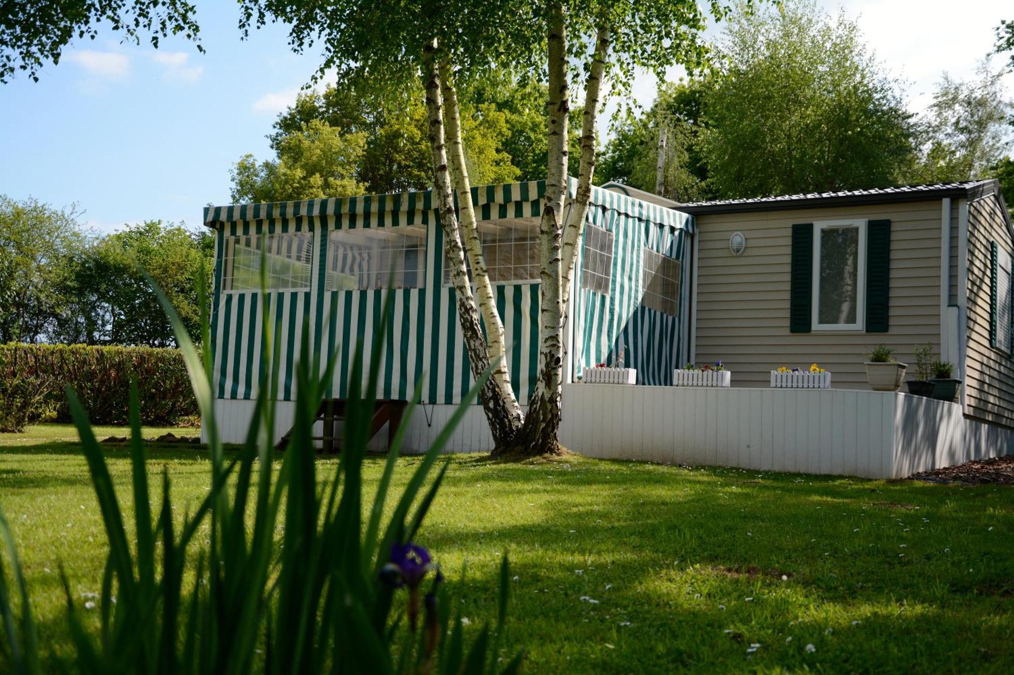 Camping Smile & Braudieres Mézières-sous-Lavardin Ruang foto